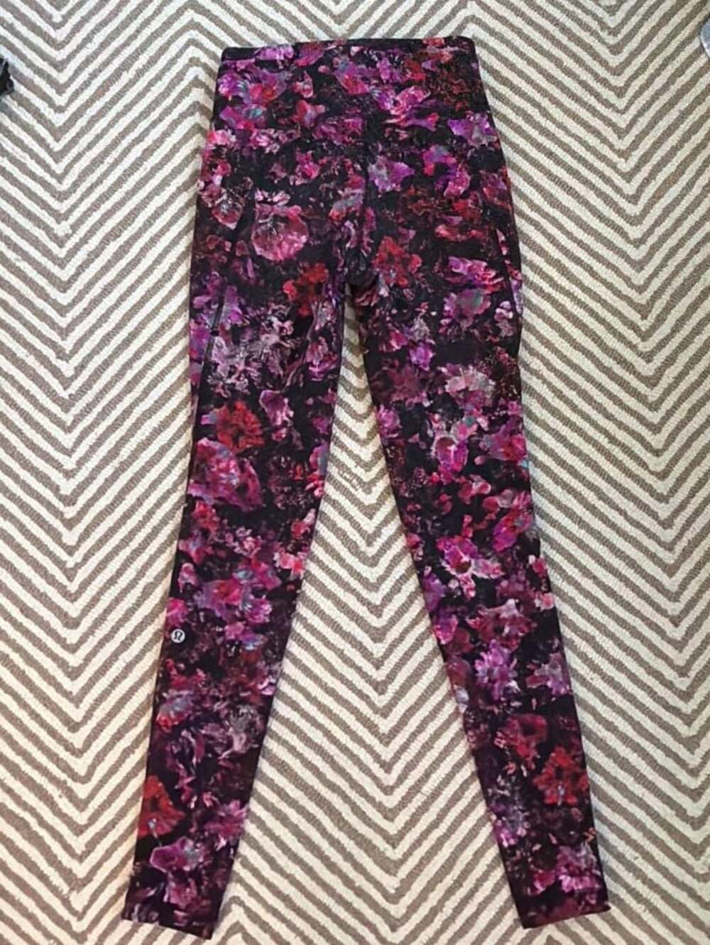 Lululemon Swift Speed High-Rise Tight 28" in Fluoro Floral Multi size 4